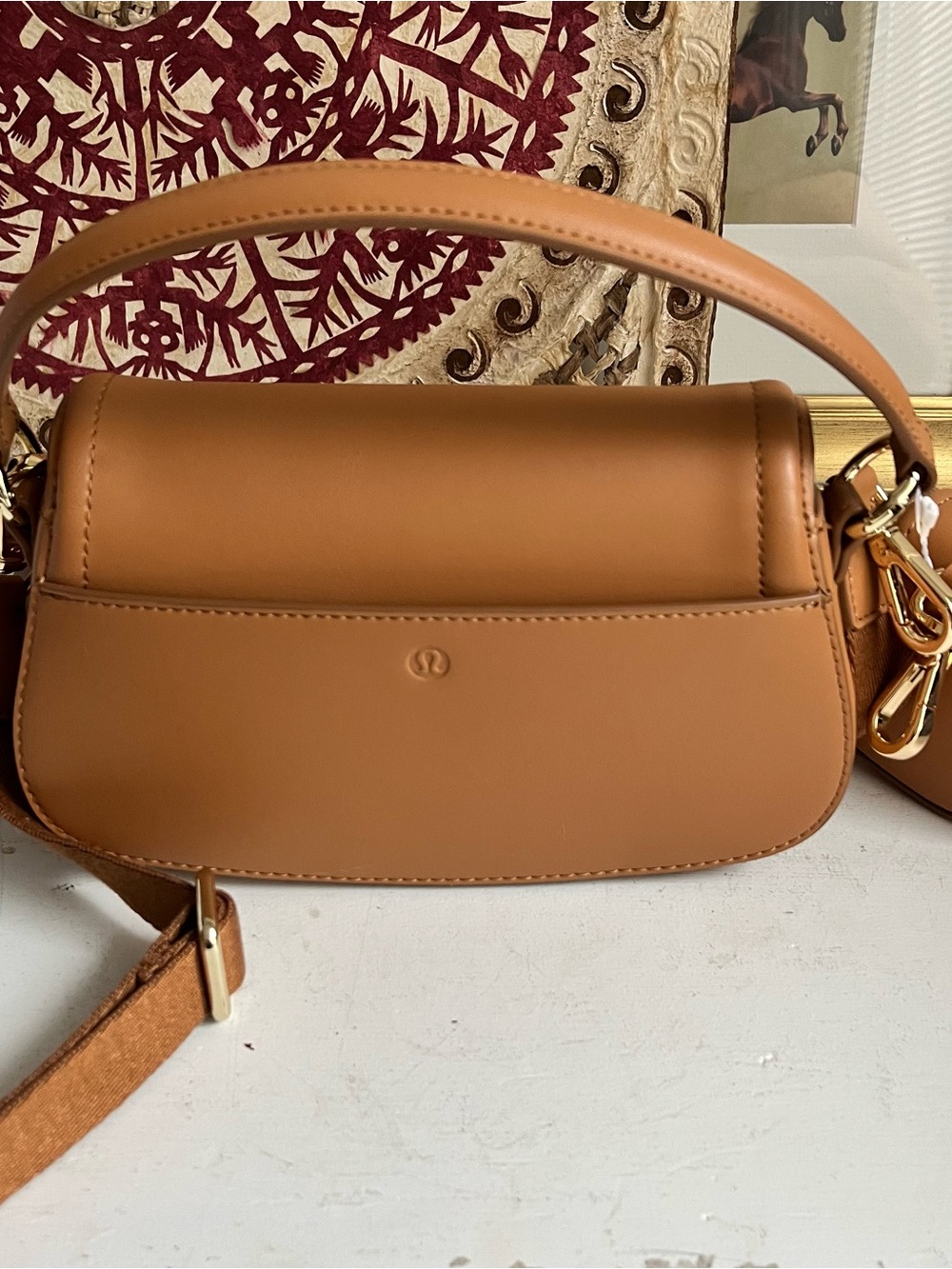 Lululemon Cactus ‘leather Mini Bag Chestnut Brown Crossbody NWT - Picture 9 of 9